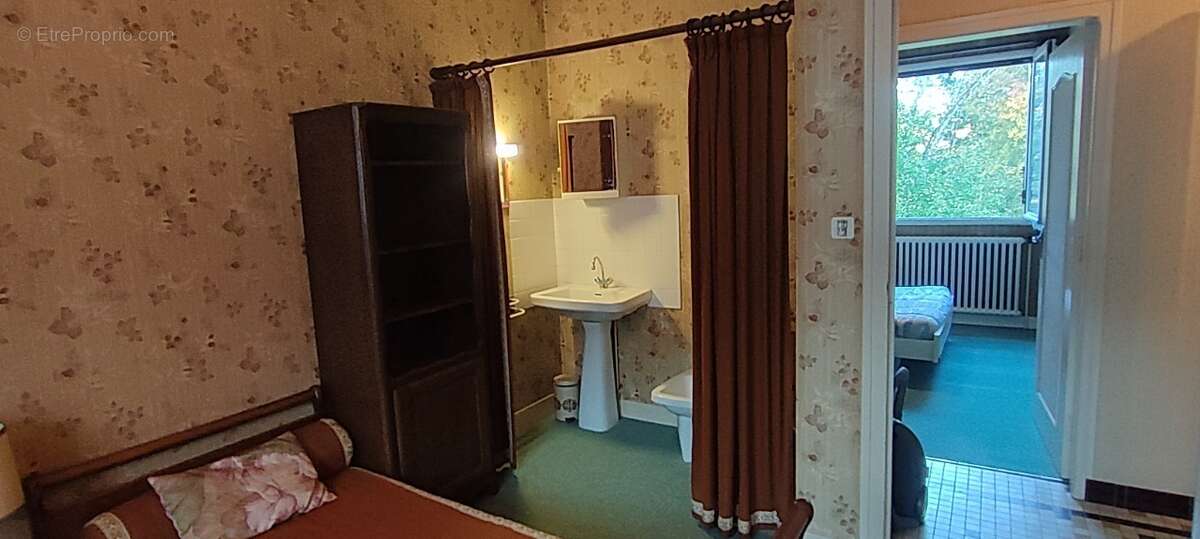 Maison à COUZE-ET-SAINT-FRONT