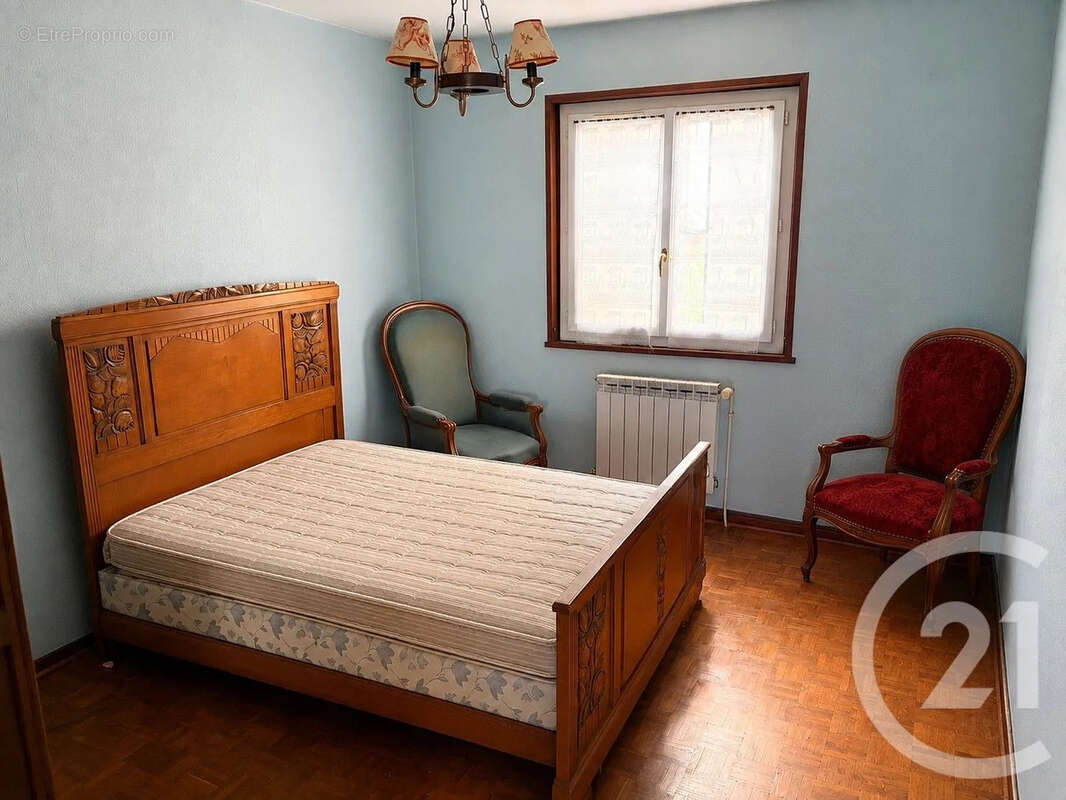 Maison 125 m² à Jassans-Riottier  - photo 7