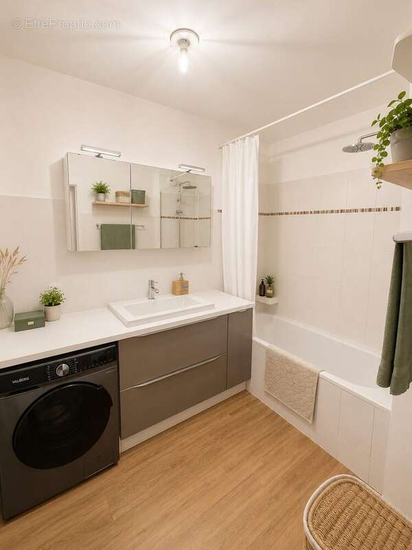 Appartement à FONTENAY-LE-FLEURY