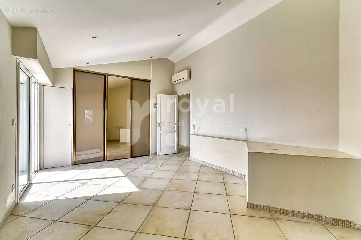 Maison à MANDELIEU-LA-NAPOULE