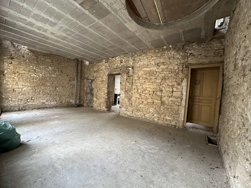 Appartement à MIRECOURT