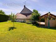 Maison à CLOS-FONTAINE