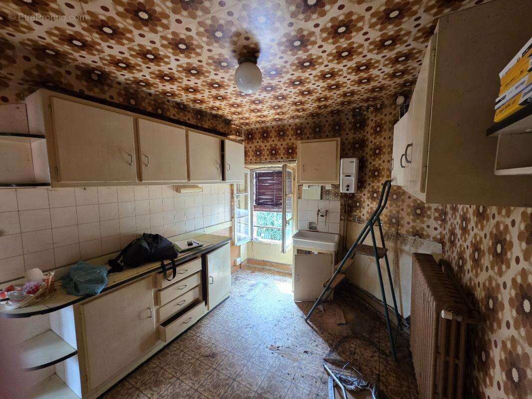 Maison à DUN-LE-POELIER