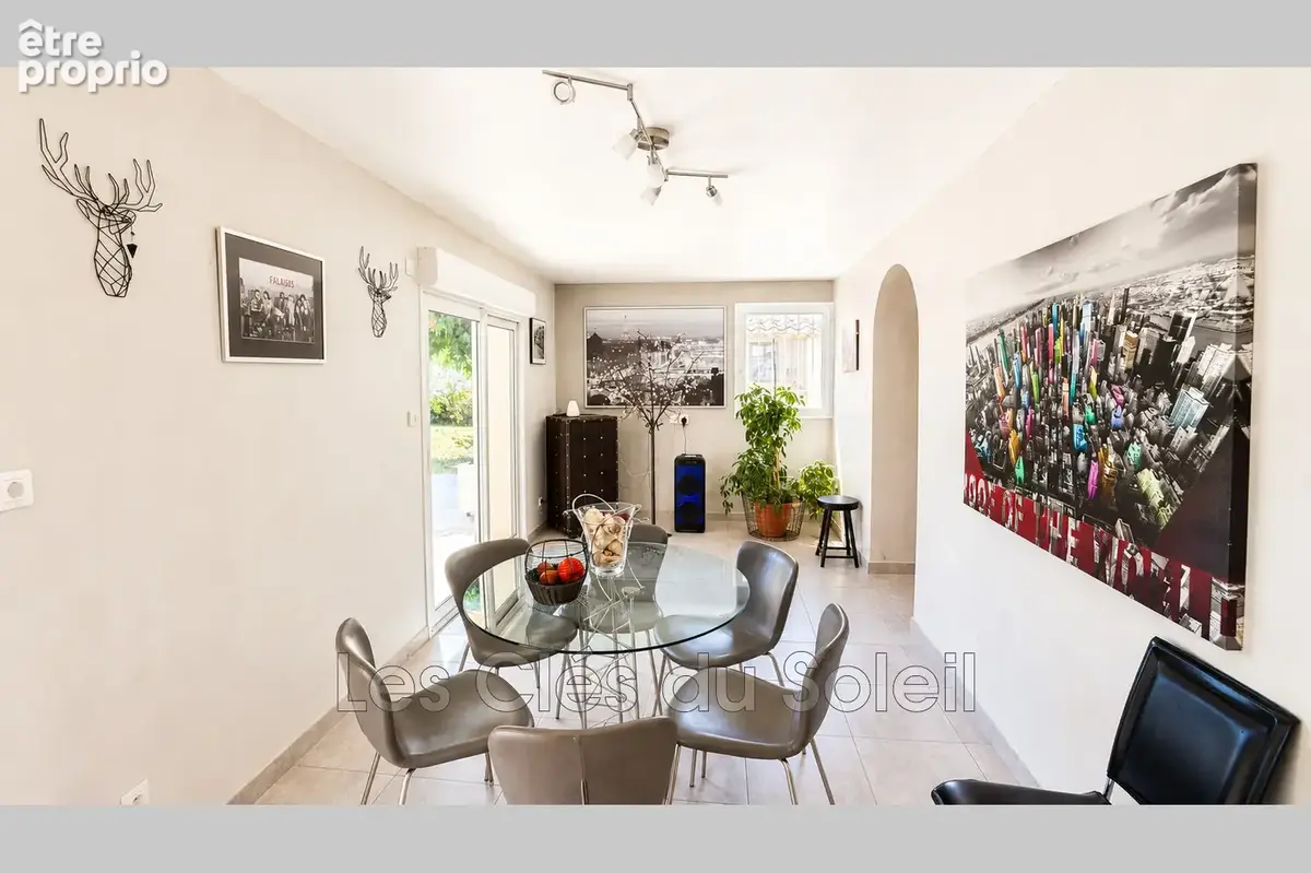 Maison 147 m² à Camps-La-Source  - photo 4