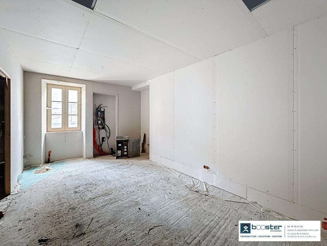Appartement à SAINT-YRIEIX-LA-PERCHE
