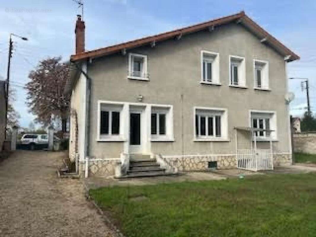 Photo 2 - Maison à CHATELLERAULT