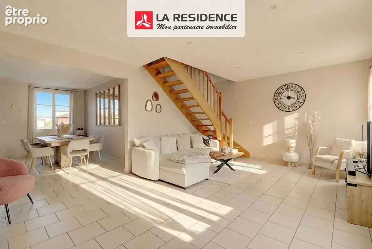 Maison 106 m² à La Chaussee-Saint-Victor  - photo 2