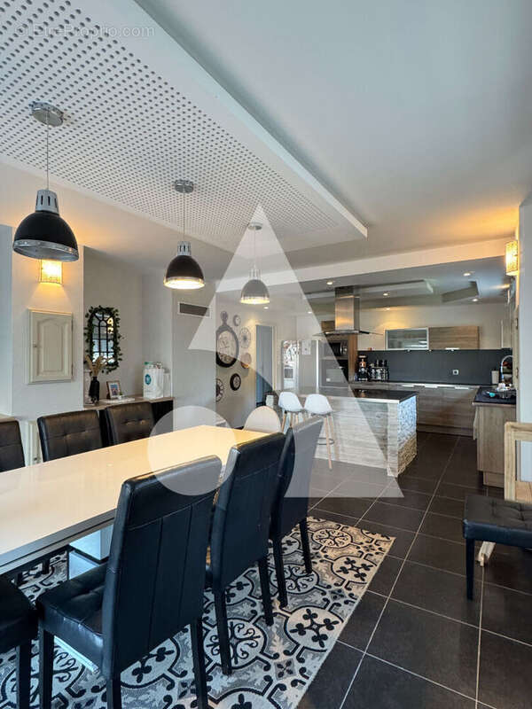 Maison à NEUFCHATEAU