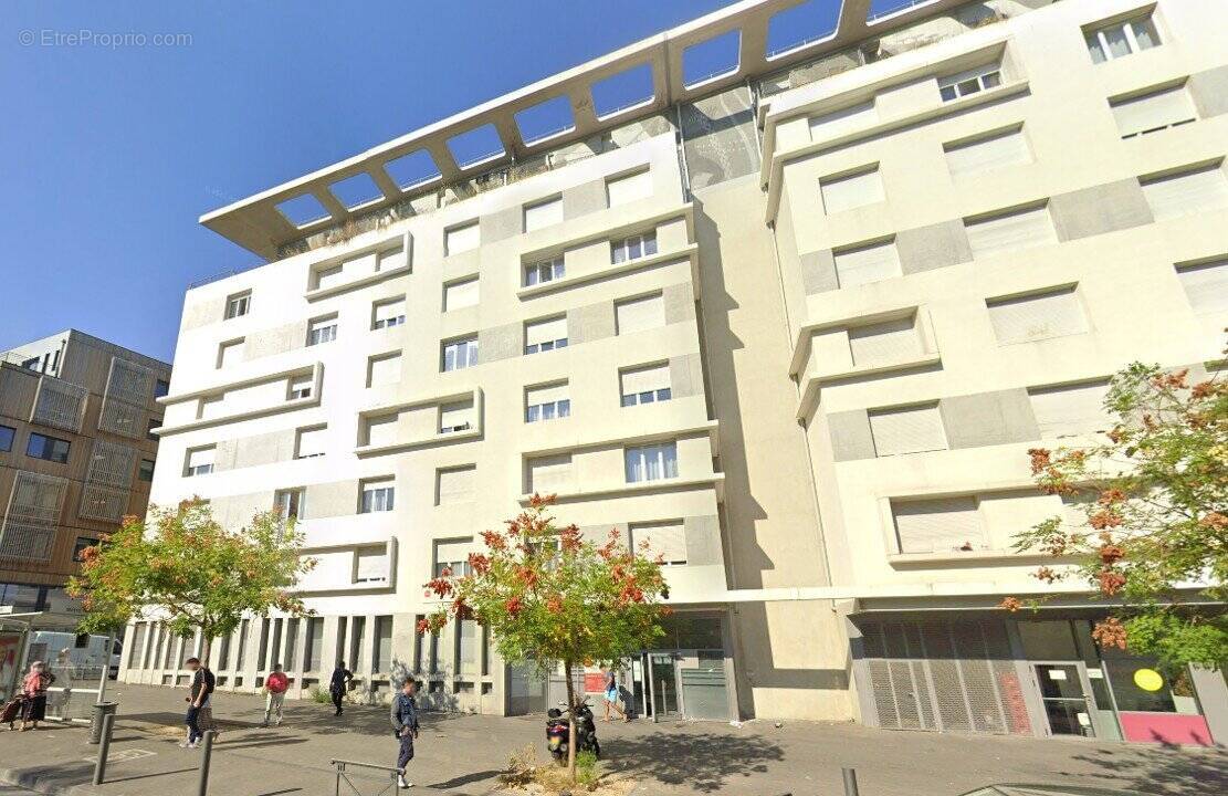Appartement à MARSEILLE-3E
