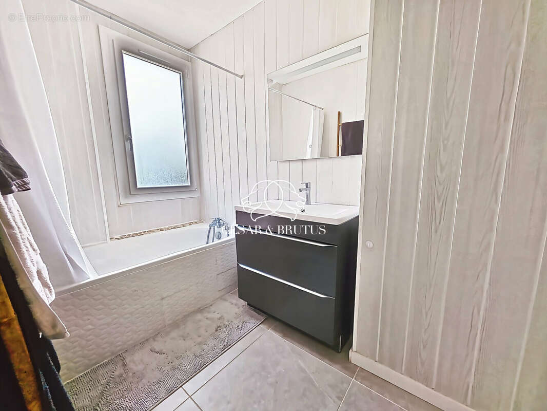 Appartement à TASSIN-LA-DEMI-LUNE