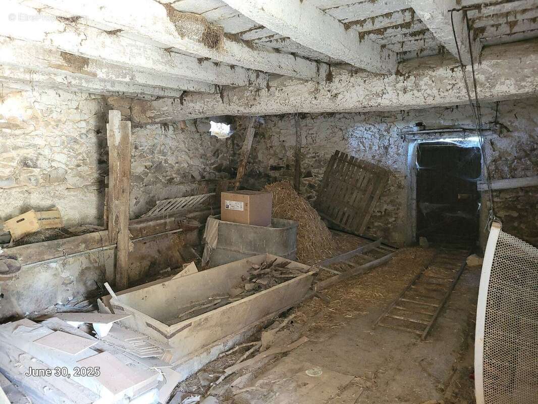 Un corps de ferme avec dépendances - 7kms de Villefranche de Rouergue - photo 8