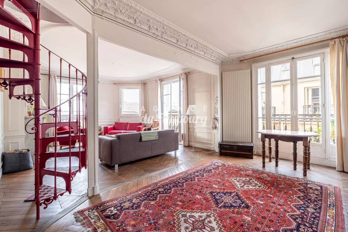 Appartement à PARIS-9E