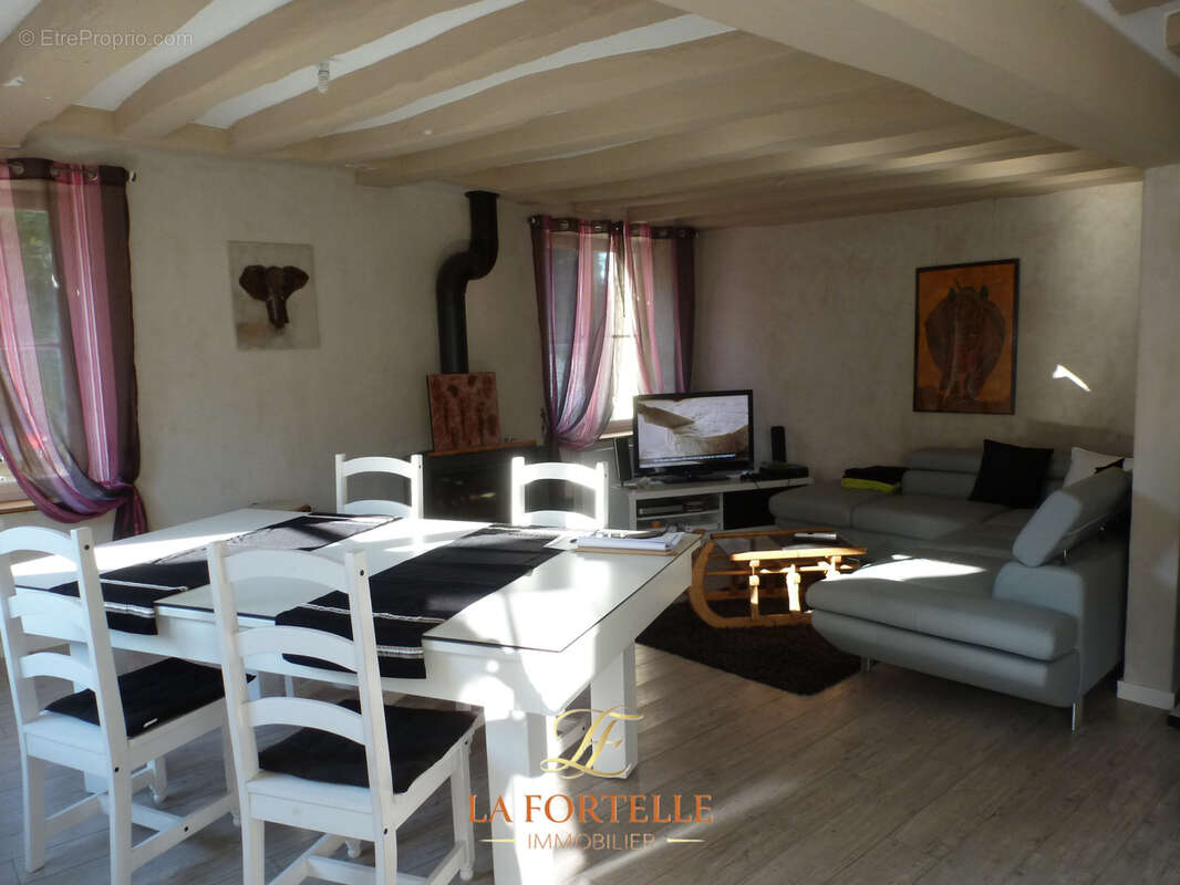 Maison à MONTCHAUVET