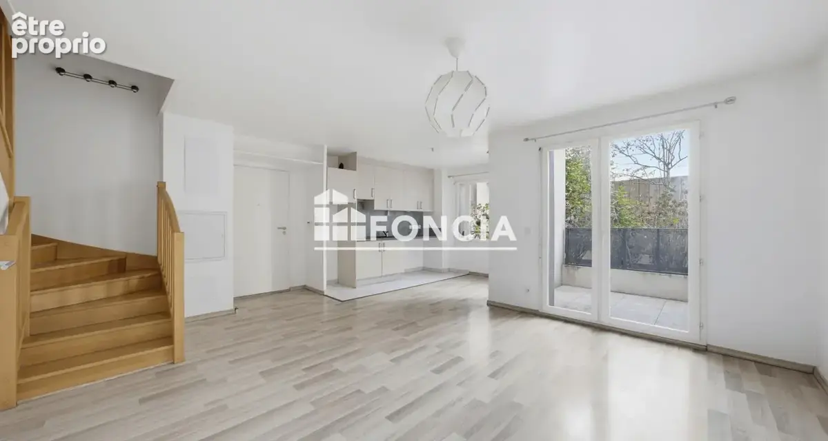 T3 en duplex de 61 m² – Bassins à flot - photo 3