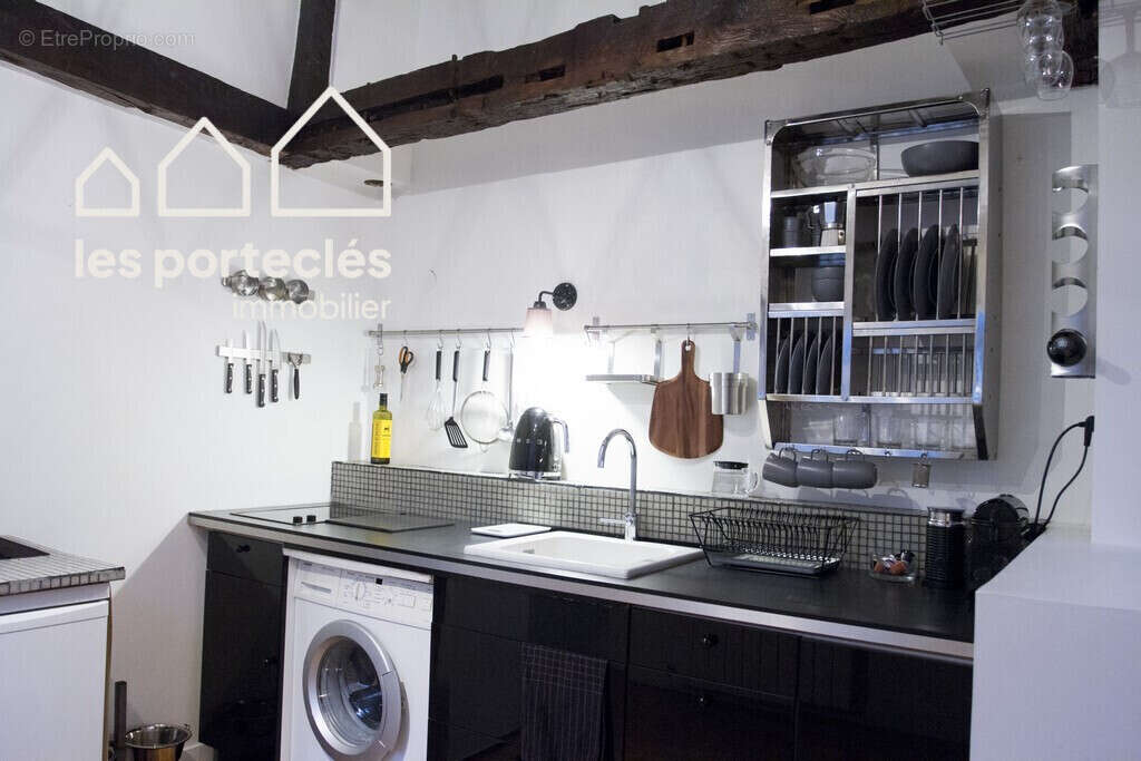 Appartement à PARIS-1E