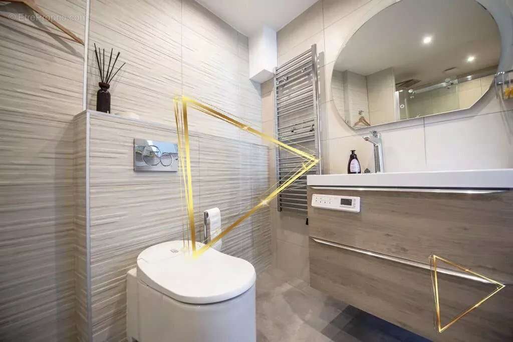 Appartement à PARIS-1E