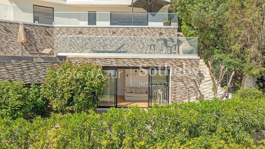 Exclusivité villa de luxe aux Issambres avec panorama Méditerranée - photo 15