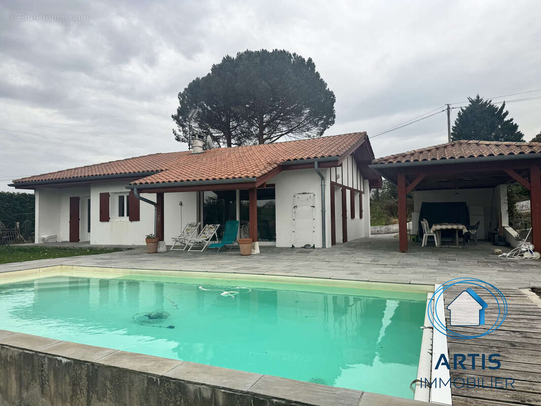 Maison à SAINT-PEE-SUR-NIVELLE