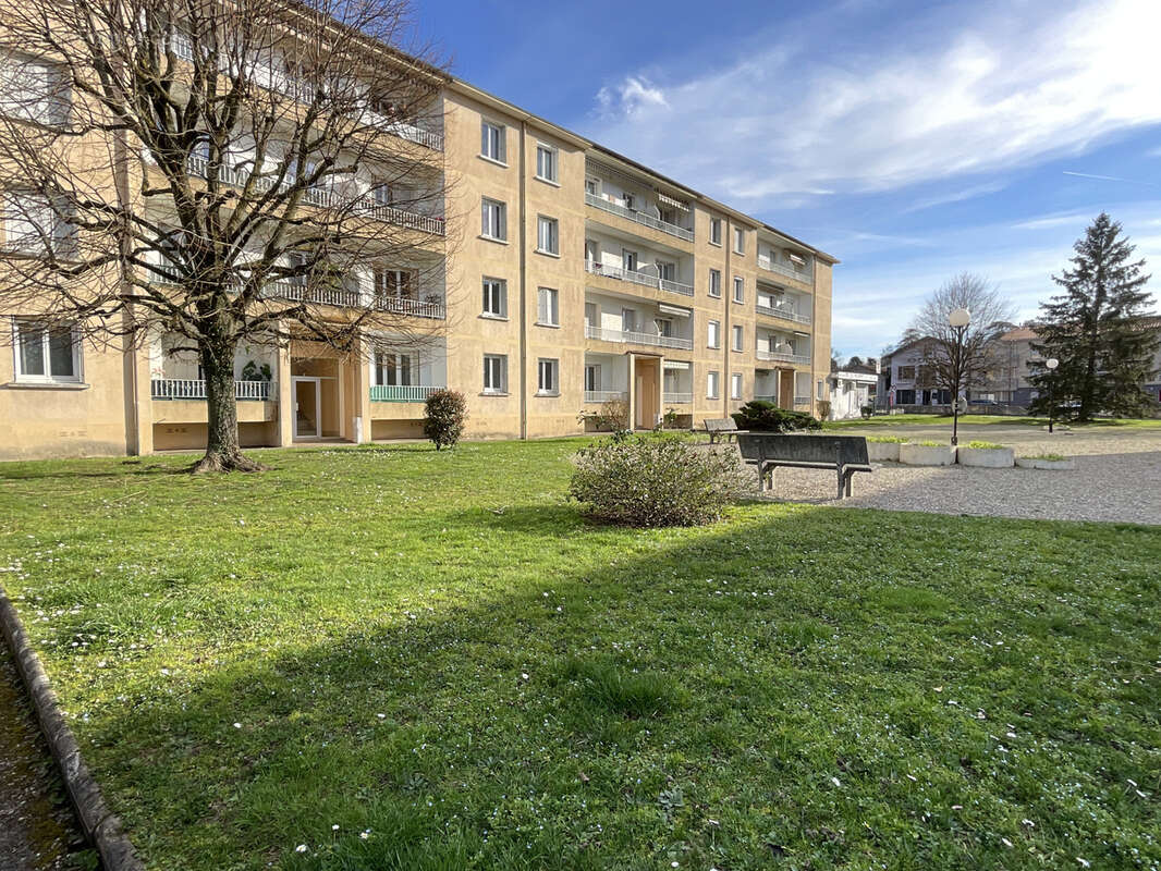 Appartement à SAINT-BONNET-DE-MURE