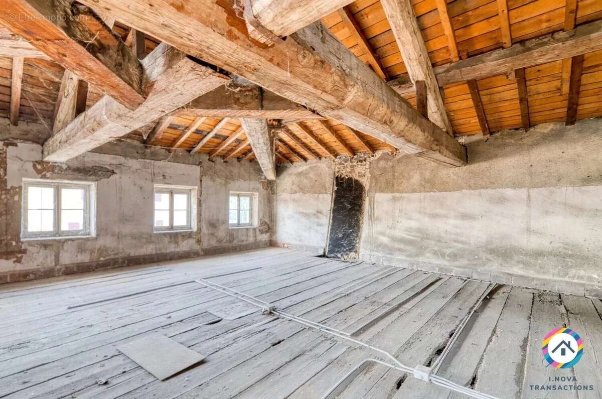 Maison à AMBERIEUX