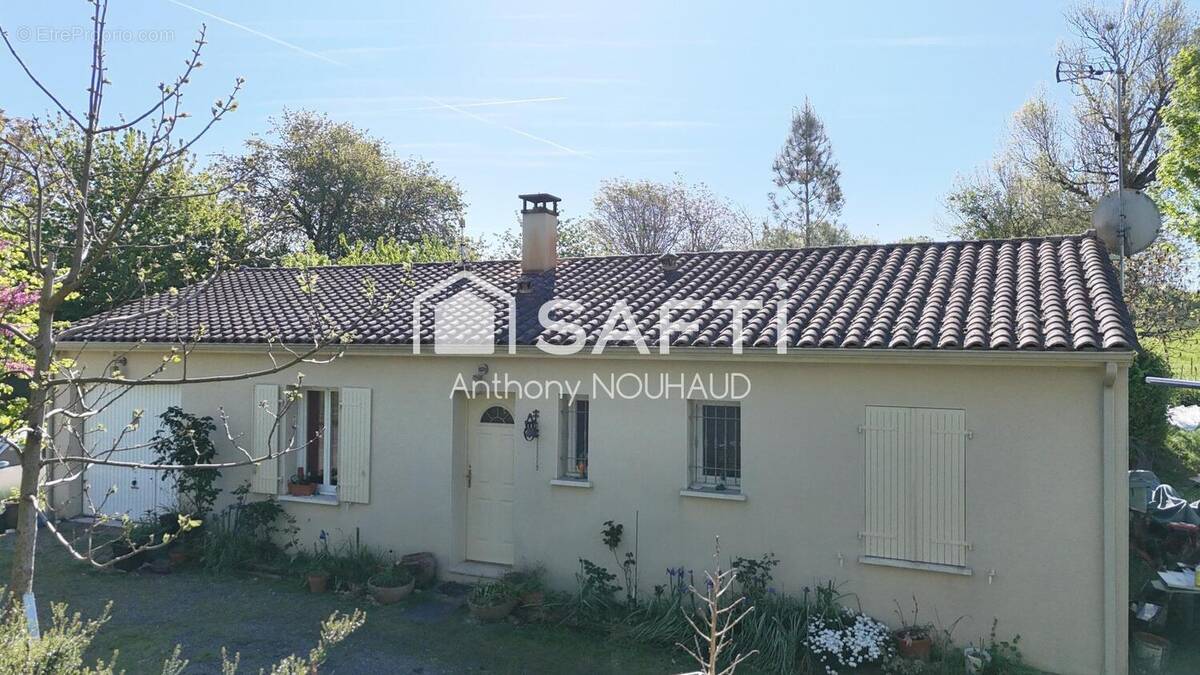 Photo 1 - Maison à LIGNIERES-SONNEVILLE