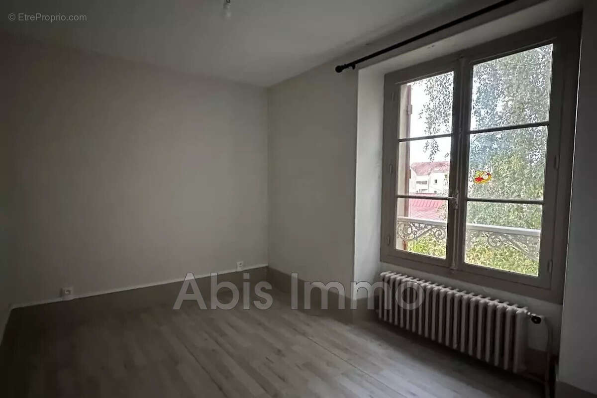 Maison à LE PERRAY-EN-YVELINES