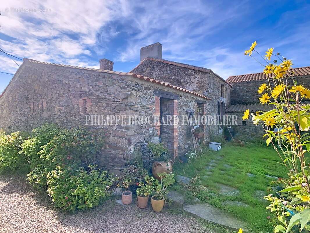 Maison à CHATEAU-GUIBERT