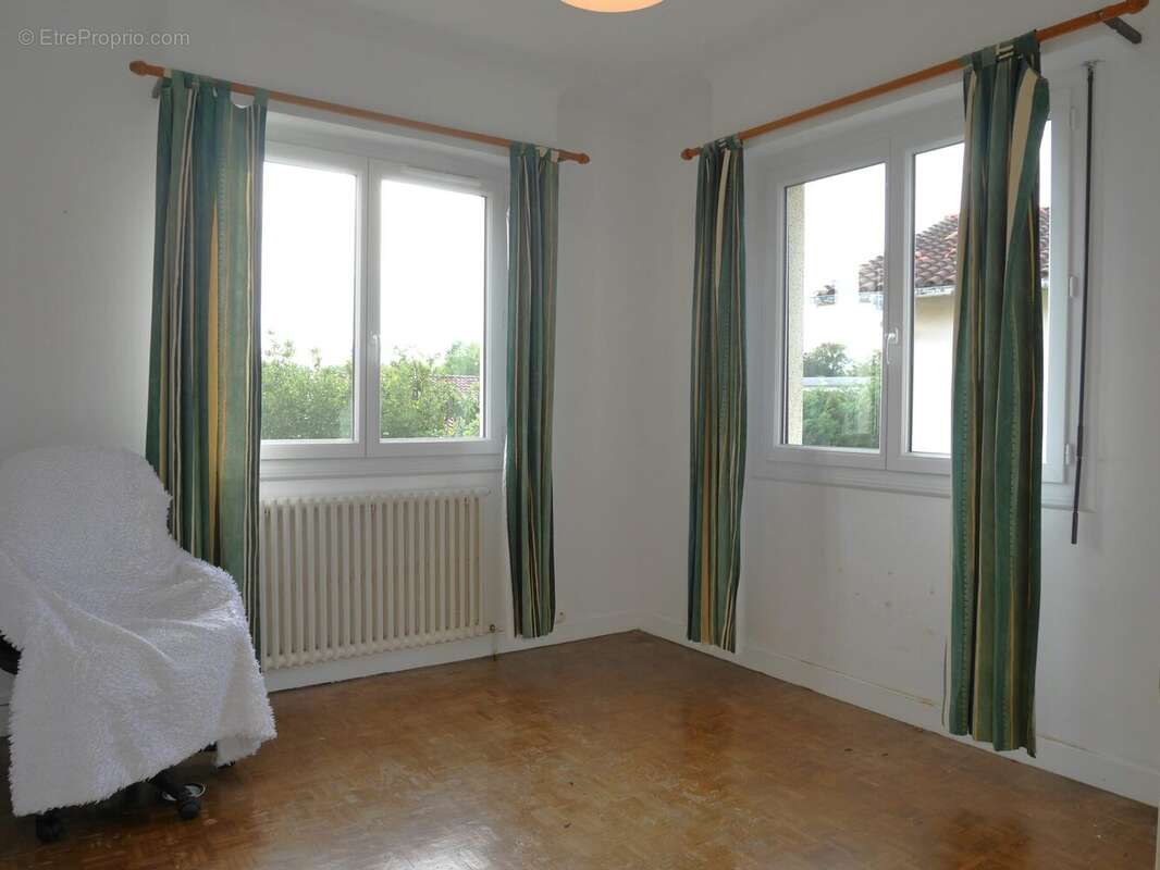  Maison à vendre | Aire sur l&#039;Adour | Chambre - Maison à AIRE-SUR-L&#039;ADOUR
