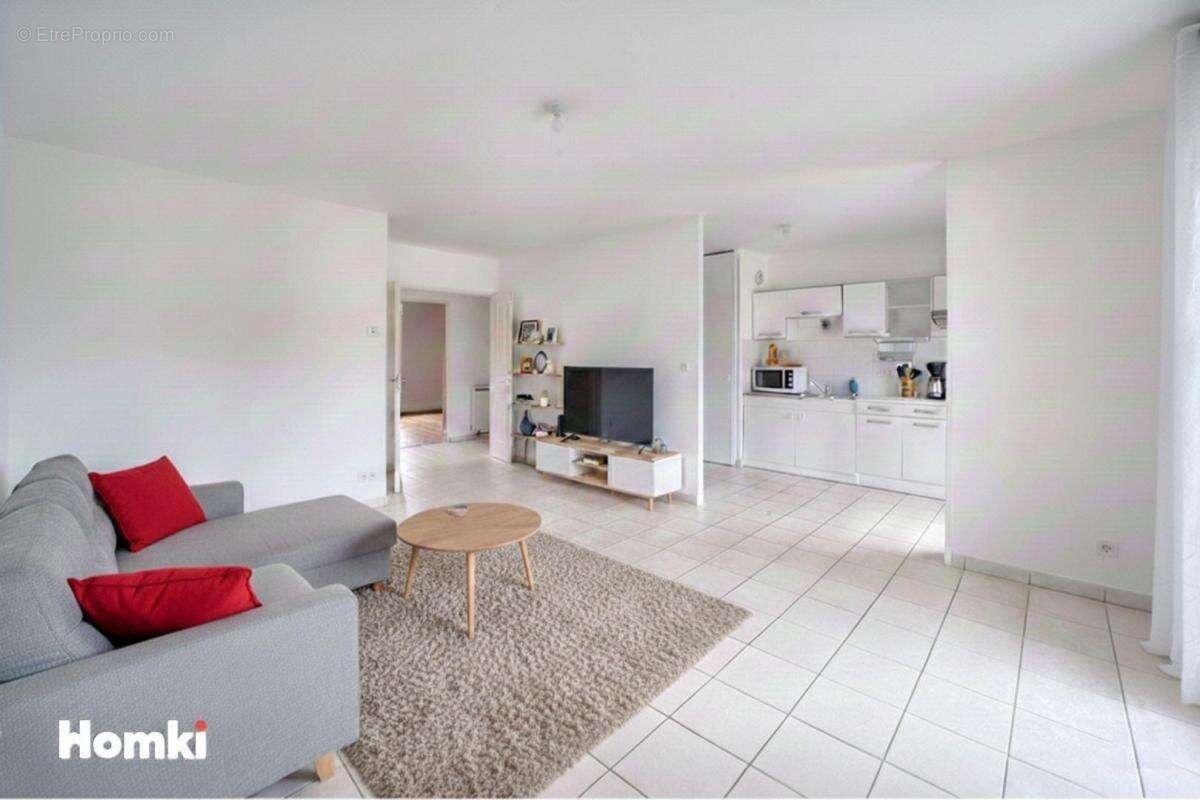 Appartement à CESSY