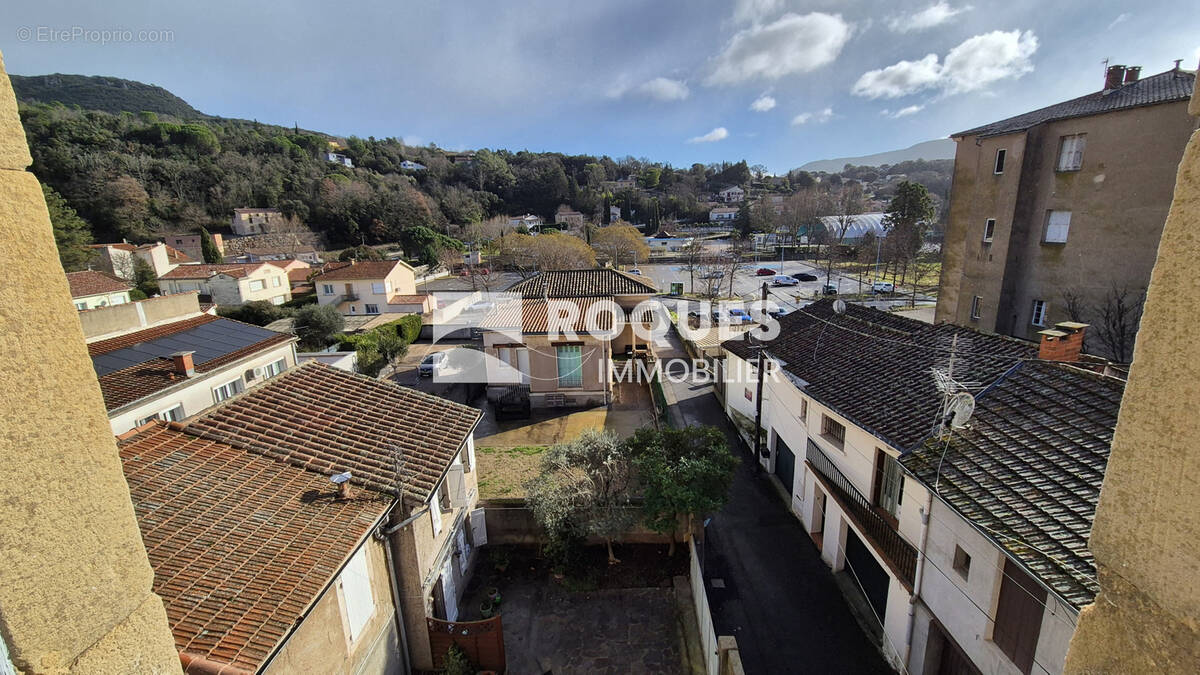 Appartement à LAMALOU-LES-BAINS