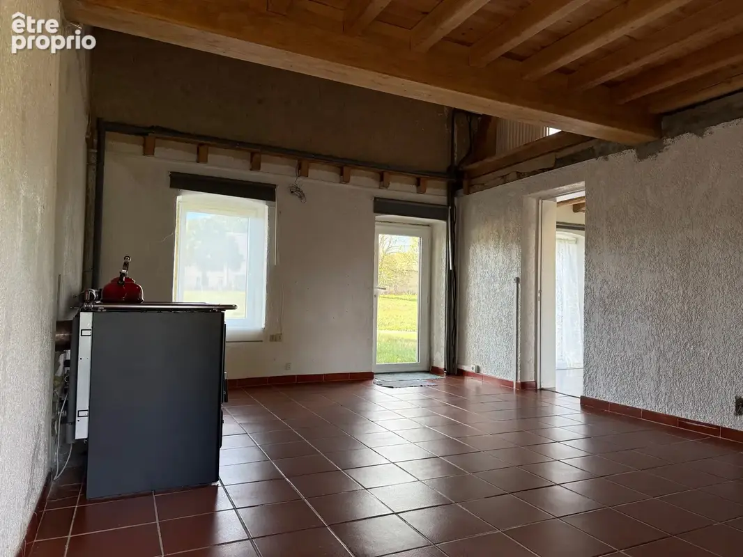 Auv 1230 : Maison à finir de rénover, hameau avec petite mare, 1 460 m2 - photo 9