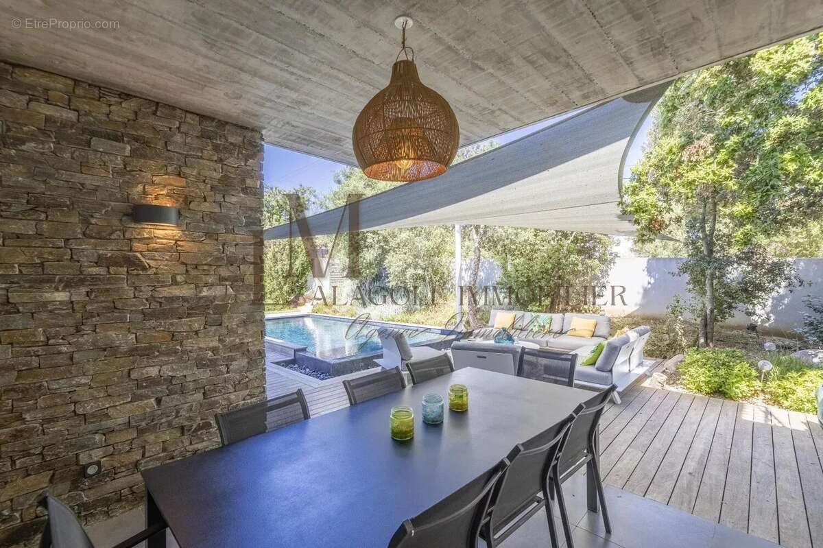 Maison à PORTO-VECCHIO