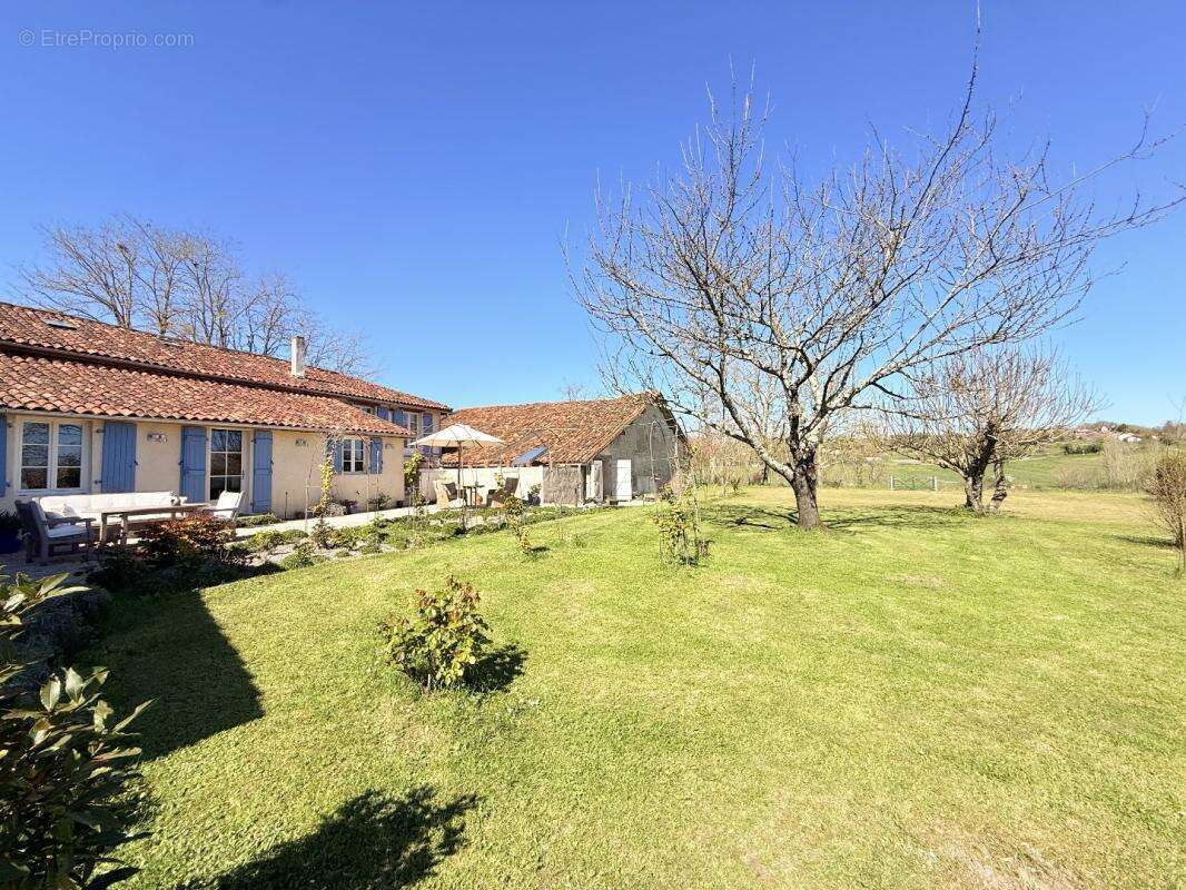 Maison à AUBETERRE-SUR-DRONNE