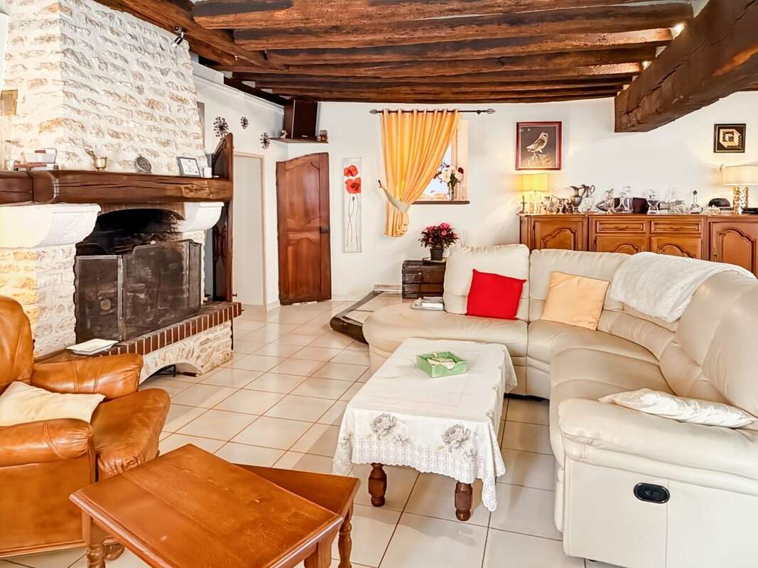 Maison à PUSSAY