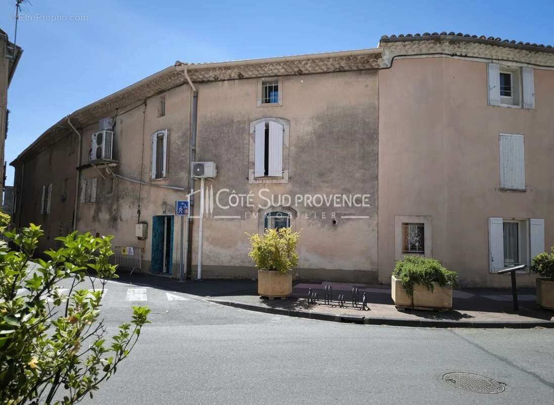 Appartement à VILLES-SUR-AUZON