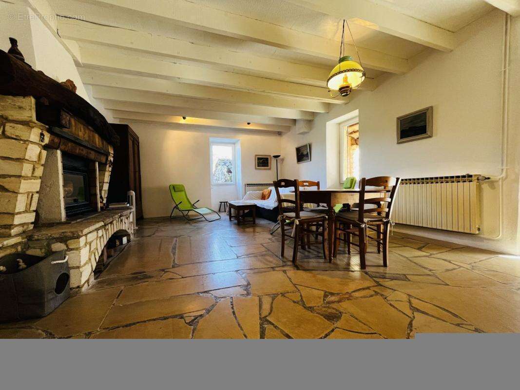 Maison à GOUDARGUES