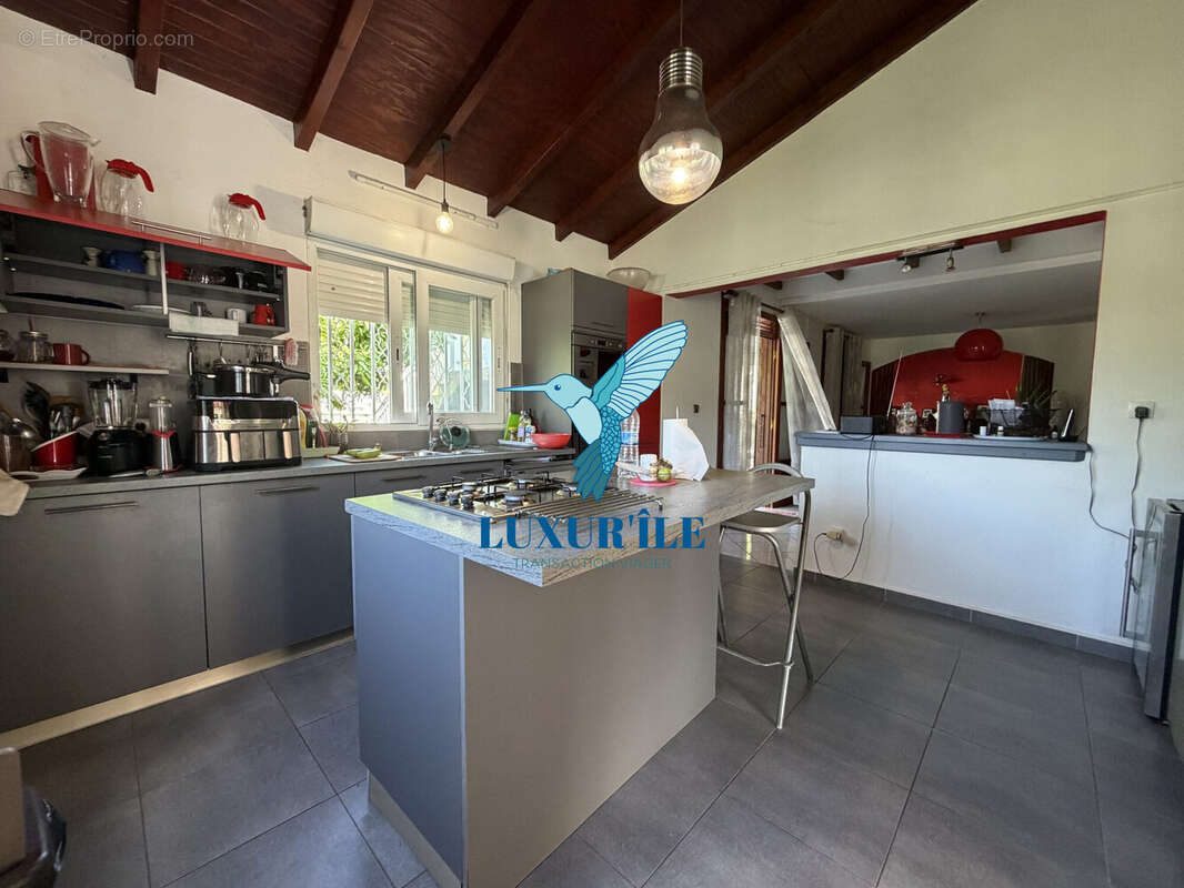 Maison à LES ABYMES