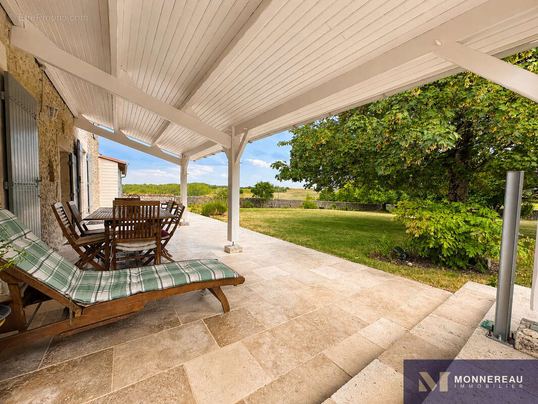 Charmante maison avec piscine et vue - photo 4