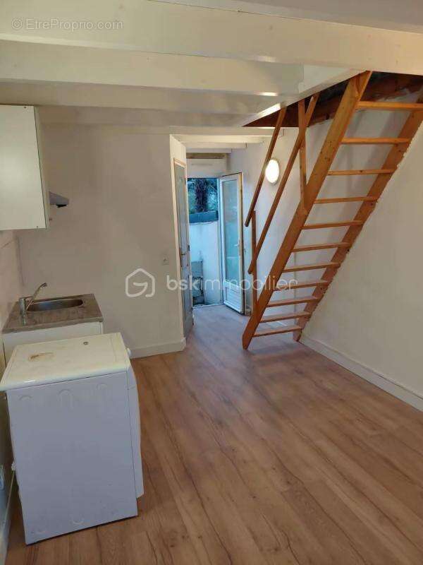 Immeuble à usage commercial et d'habitations - photo 3