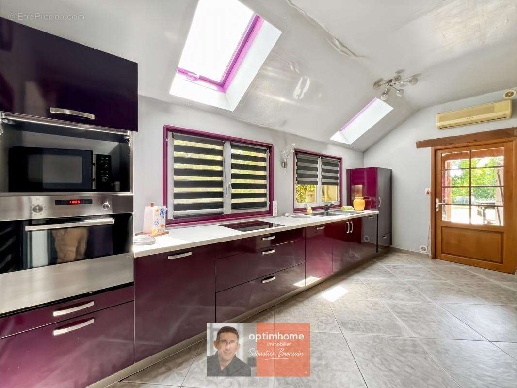 NANCE – Propriété de caractère de 240 m² avec dépendances, piscine et 3 720 m² de terrain - photo 8