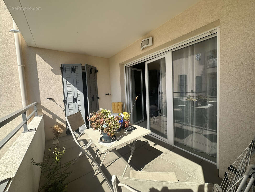 Appartement à PUGET-SUR-ARGENS