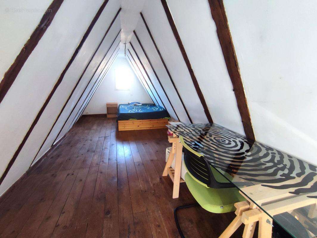 Appartement T2 place du corbeau À Vendre - photo 4