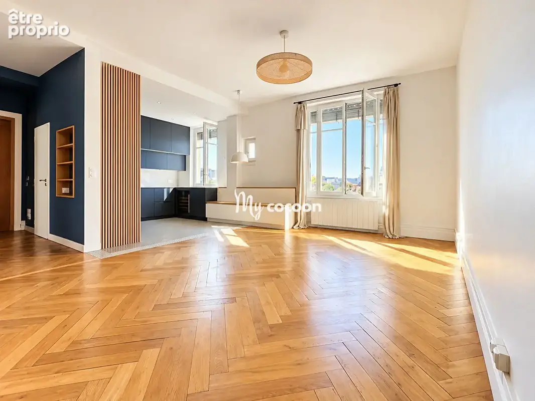 Lyon 6e Brotteaux - T3 - 94 m2 étage élevé & balcon - photo 1