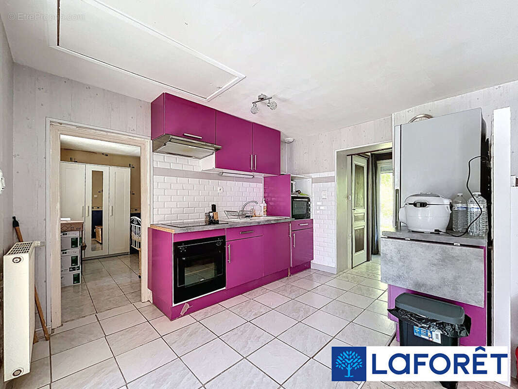 Maison à IS-SUR-TILLE