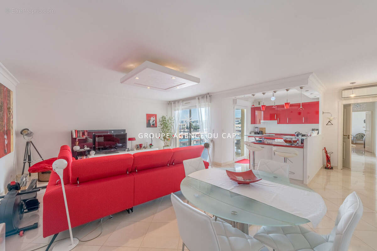 Appartement 3 pièces avec vue dégagée, terrasse et parking privatif à Saint-Raphaël - photo 2