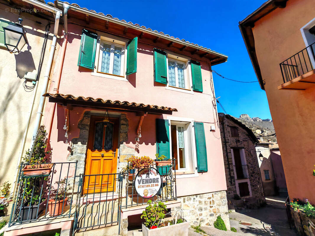 Photo 2 - Maison à UTELLE