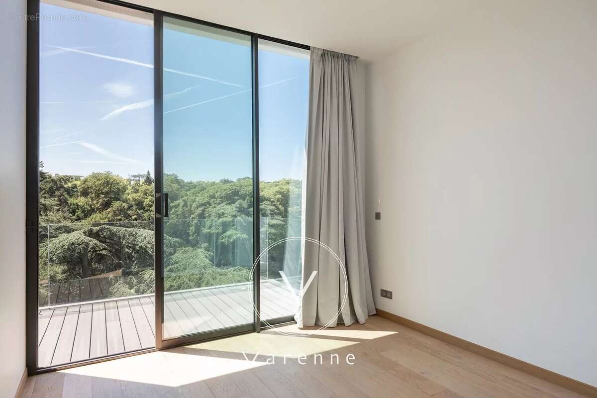Paris 14e - Parc Montsouris - Duplex d'exception rénové à vendre -  5 pièces - 3 chambres - Terrasses - 250 m² - photo 13