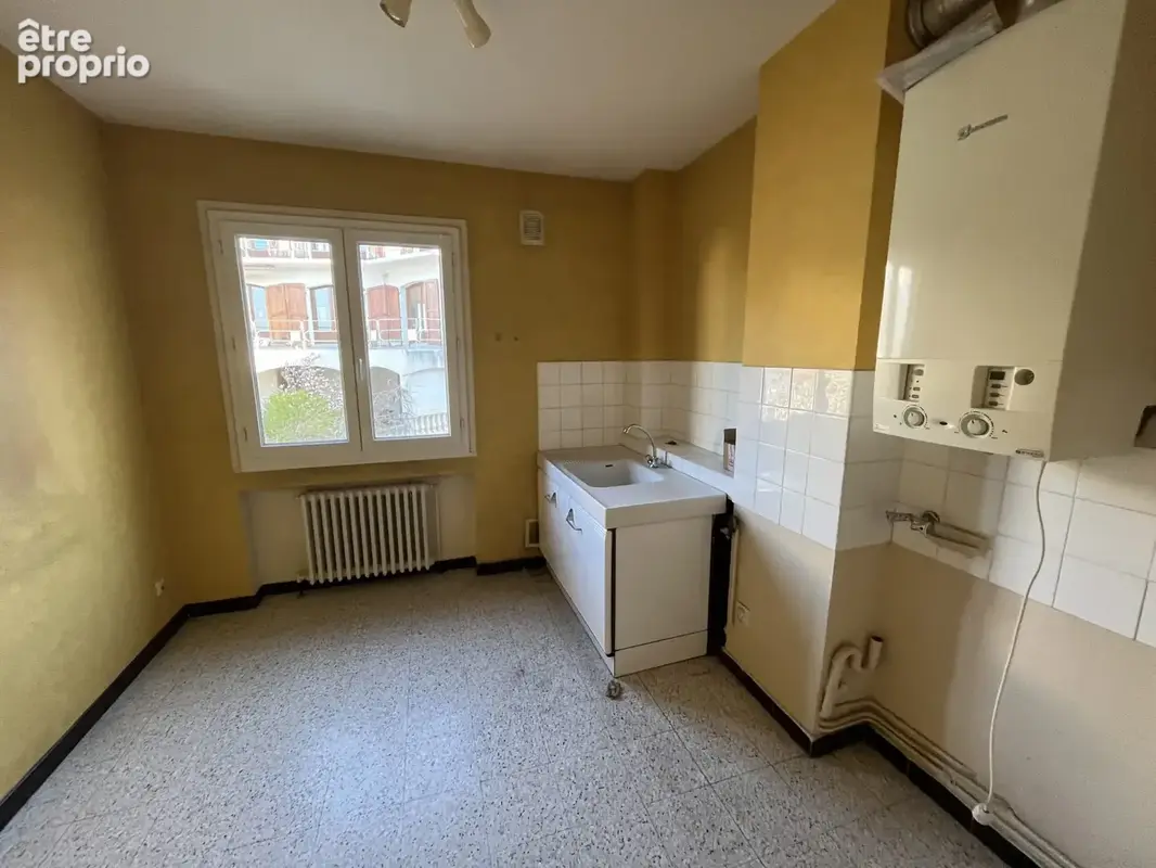Appartement 200 m² à Saint-Etienne  - photo 6