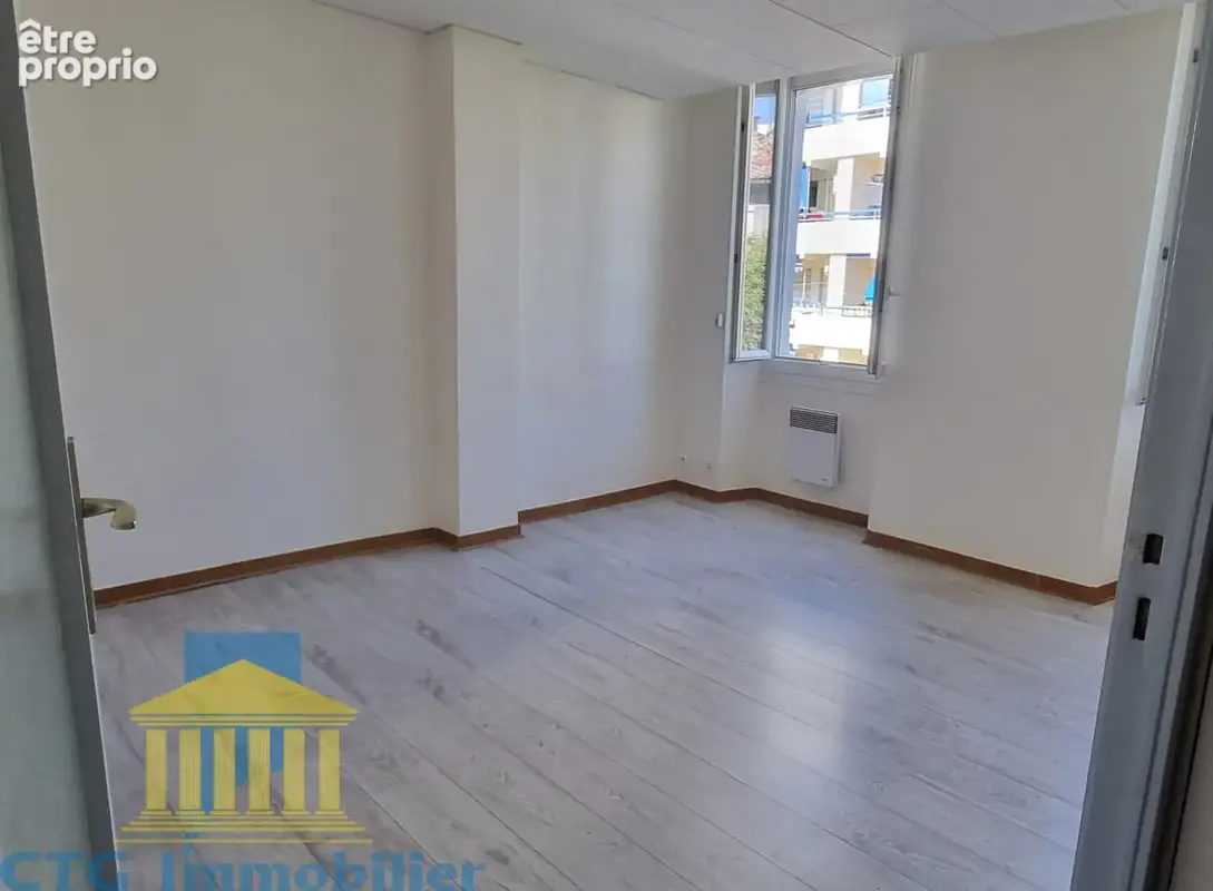 Appartement à MARSEILLE-4E