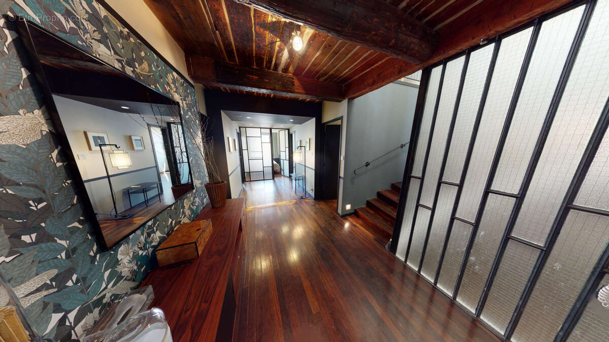 Appartement à MARSEILLE-1E